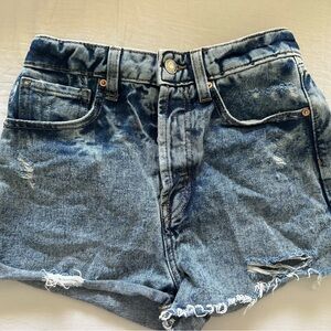 Jean Shorts, medium to dark wash